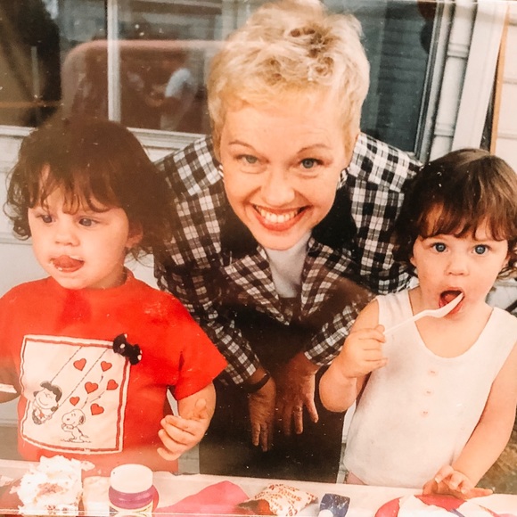 Meet your Posher, Taylor - Picture 2 of 5